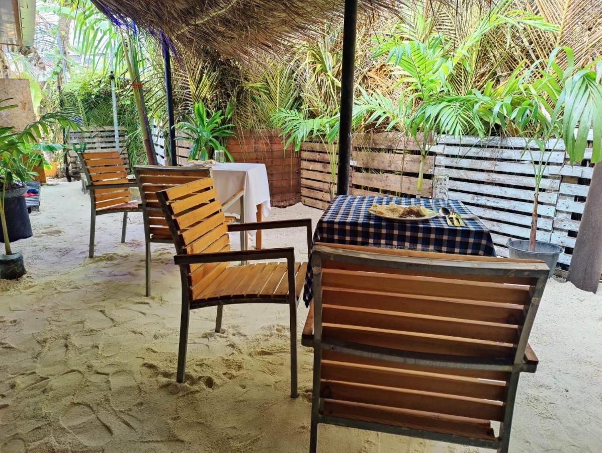 Rashuthere Maldives Rasdhoo Екстериор снимка